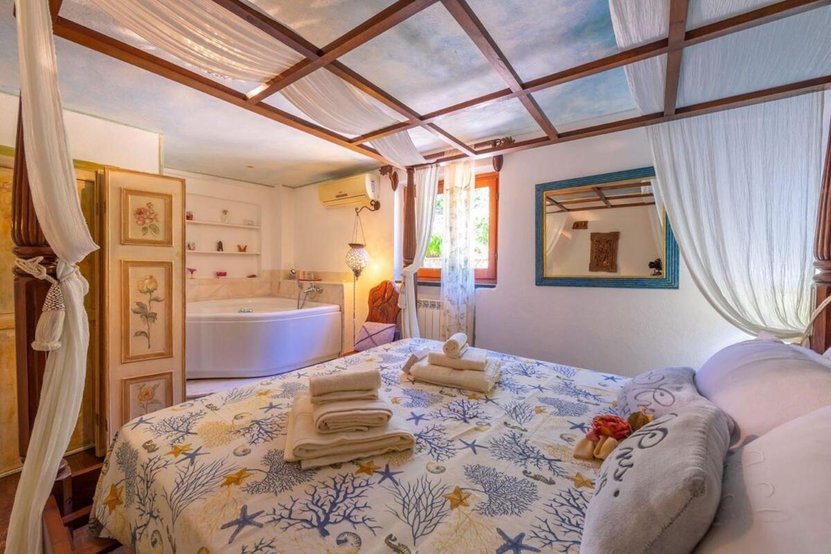 La Casa Fra Gli Ulivi Luxury Apartments With Pool Near Cinque Terre And Tuscany Monte Marcello Kültér fotó